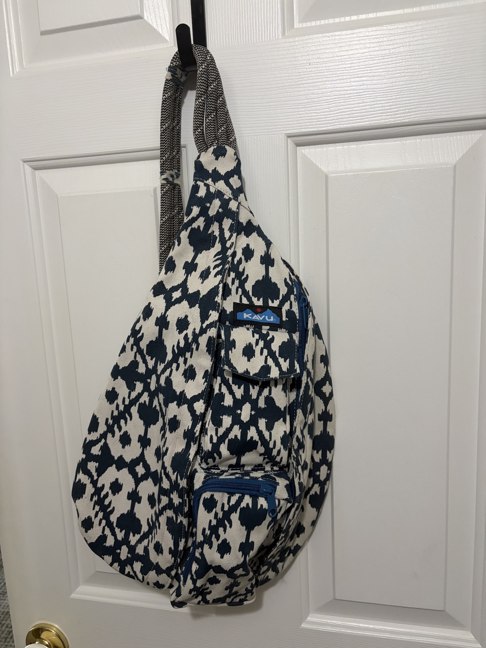 Kavu Navy and White Patterned Rope Sling Bag
